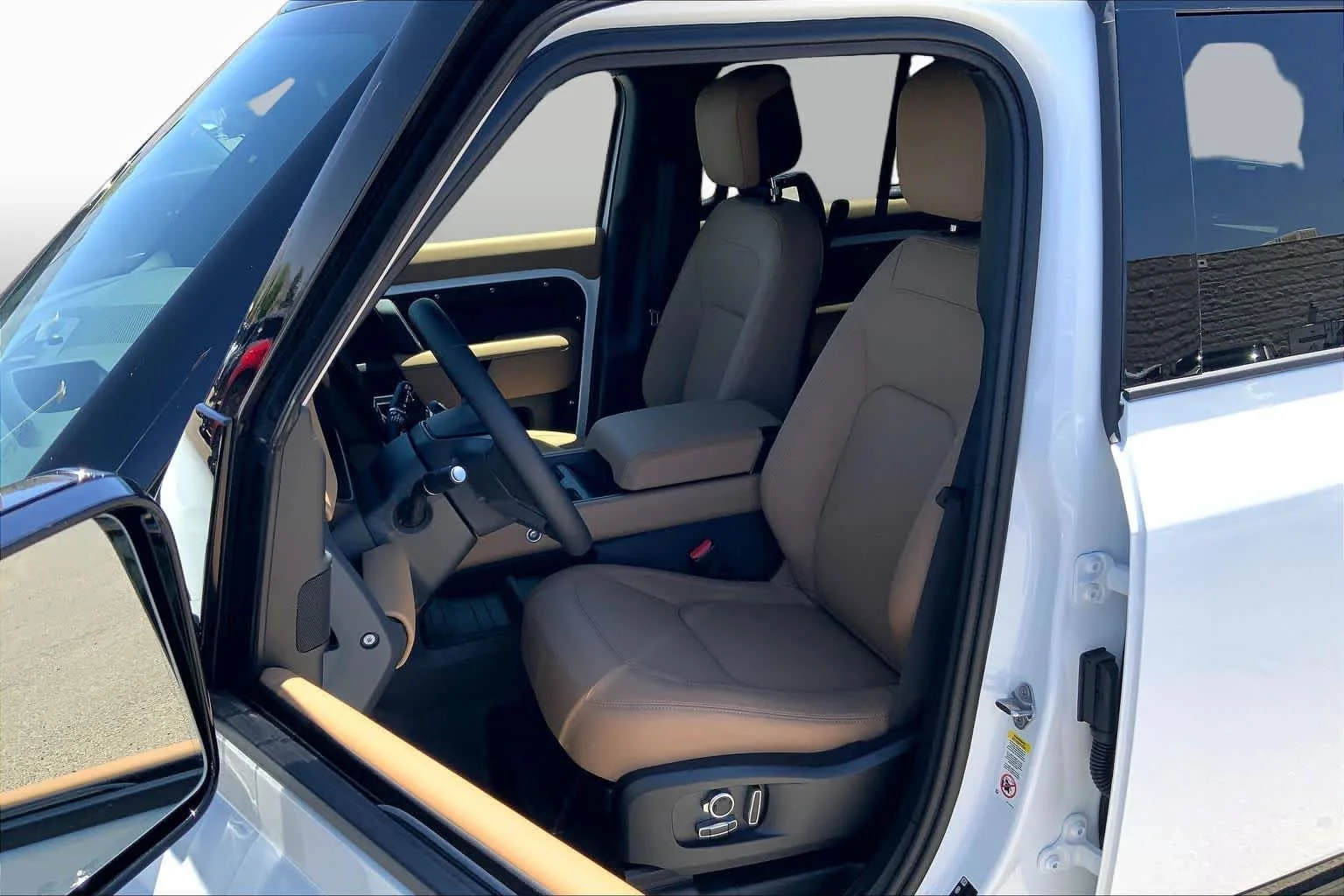 New 2026 Fuji White Land Rover X-Dynamic SE image 9
