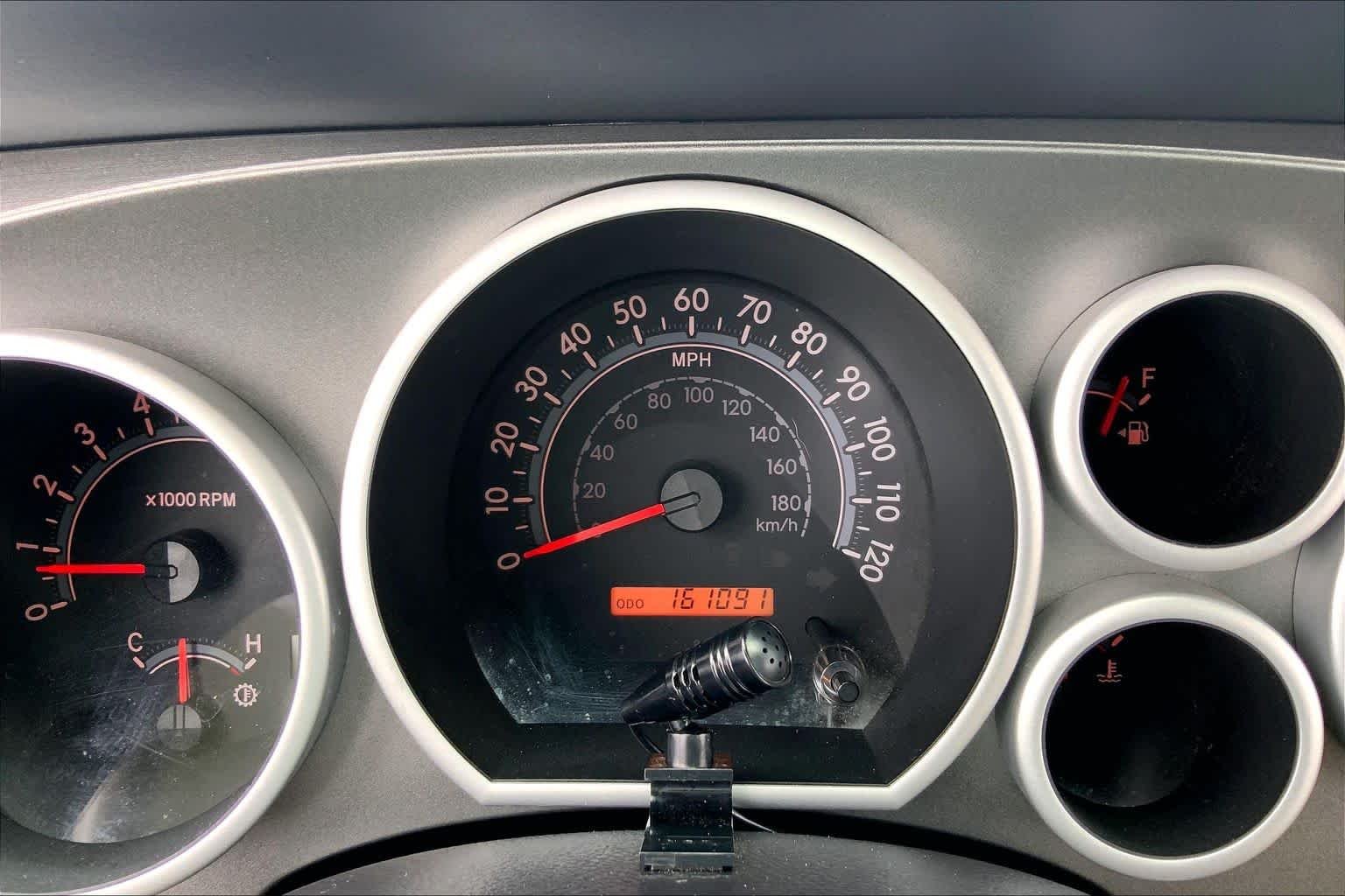 Used 2015 Super White Toyota SR5 image 25