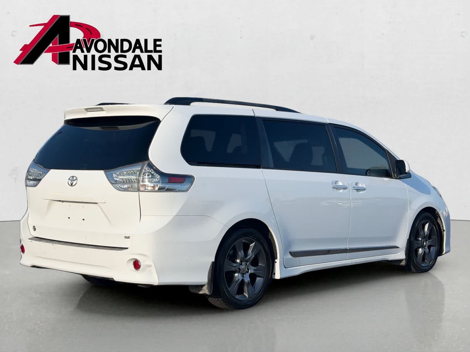 Used 2015 Super White Toyota SE Premium image 6