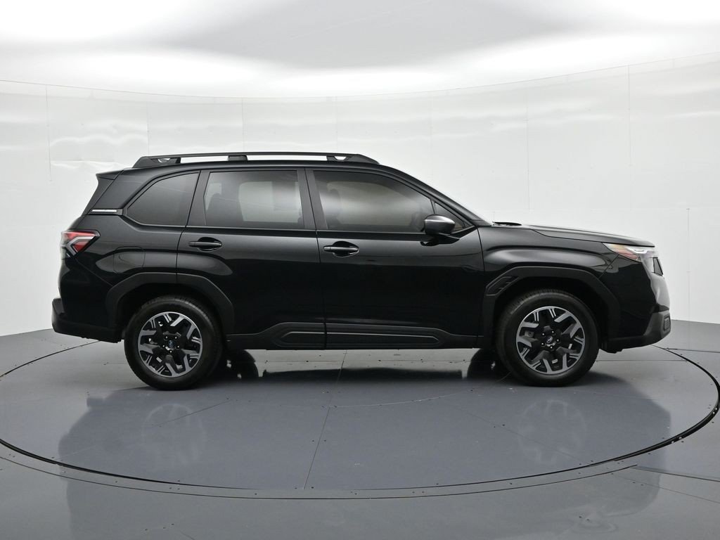 Used 2025 Crystal Black Silica Subaru Premium image 5