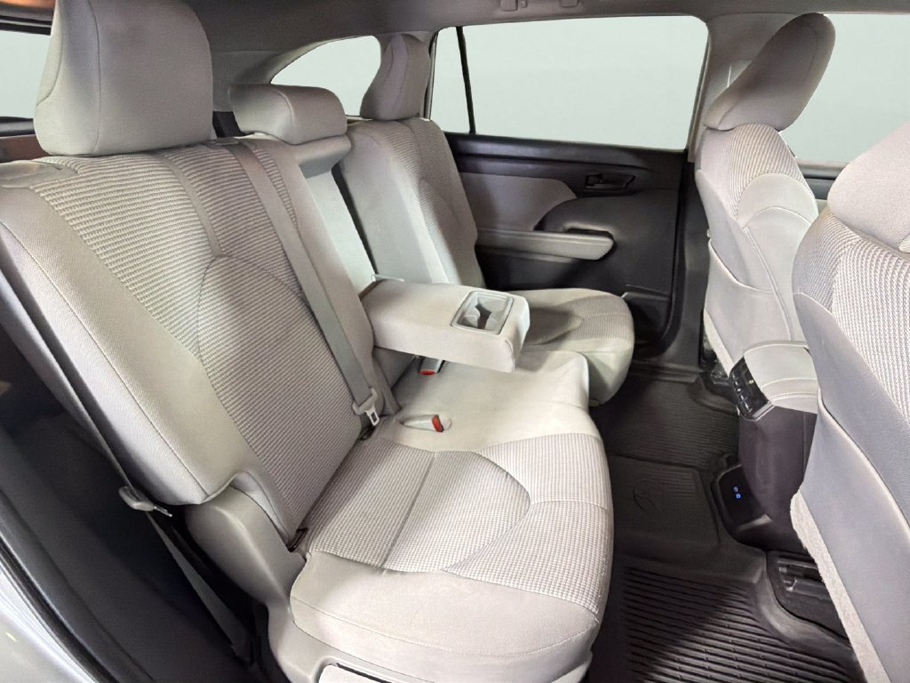 Used 2022 Silver Toyota L image 29