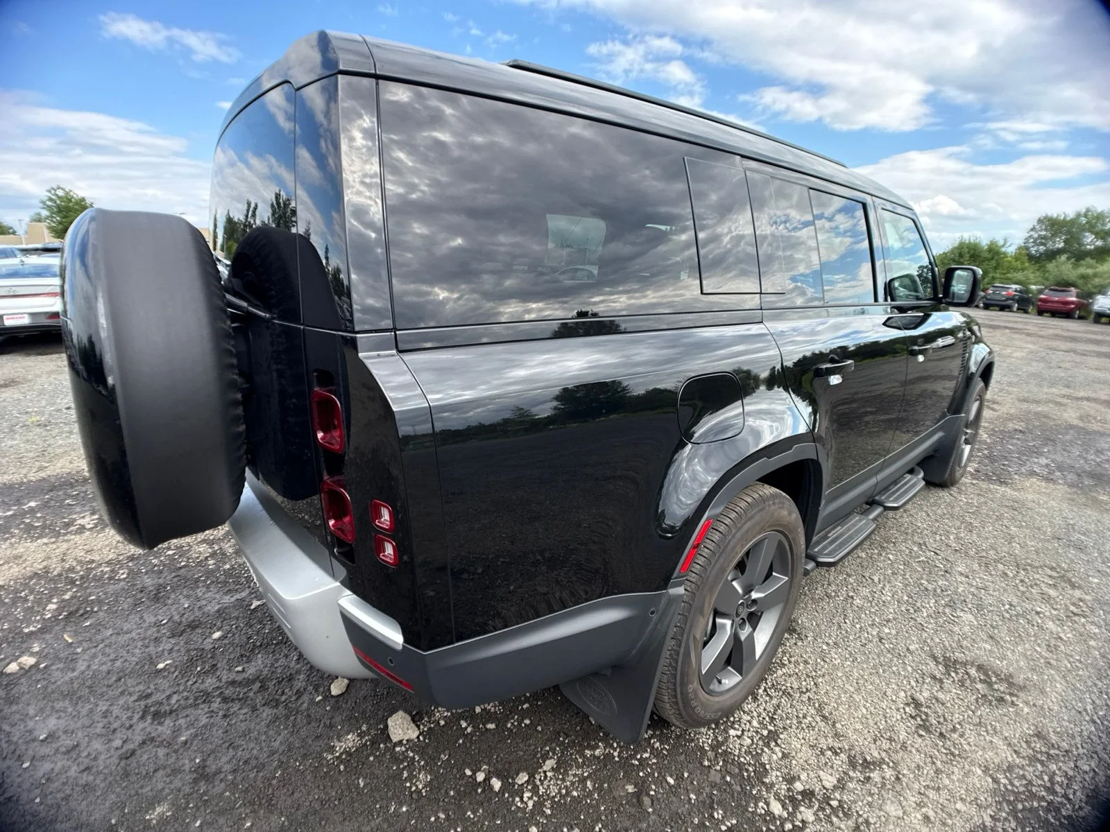 Used 2025 Black Land Rover S image 3
