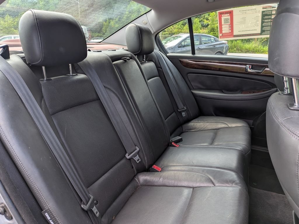 Used 2010 Gray Hyundai 3.8 image 23