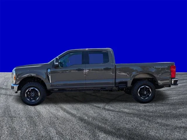 New 2026 Gray Ford XLT image 7