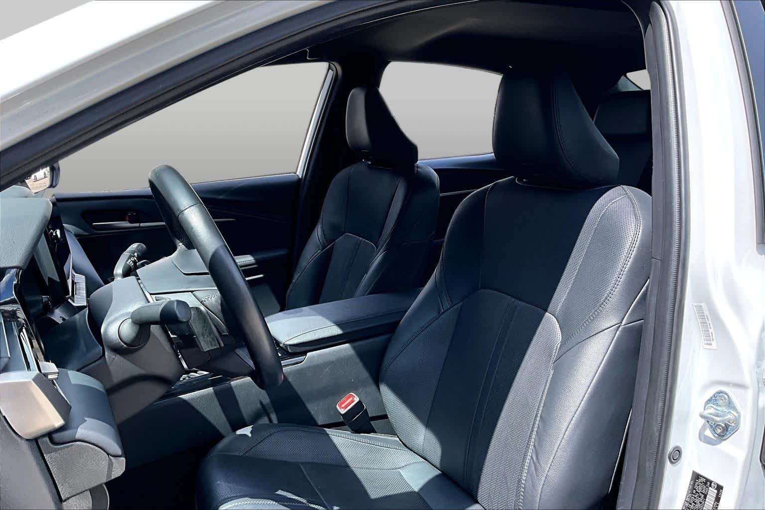 Used 2025 Wind Chill Pearl Toyota XSE image 8