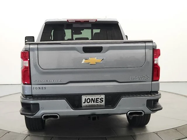 Used 2024 Gray Chevrolet High Country image 6