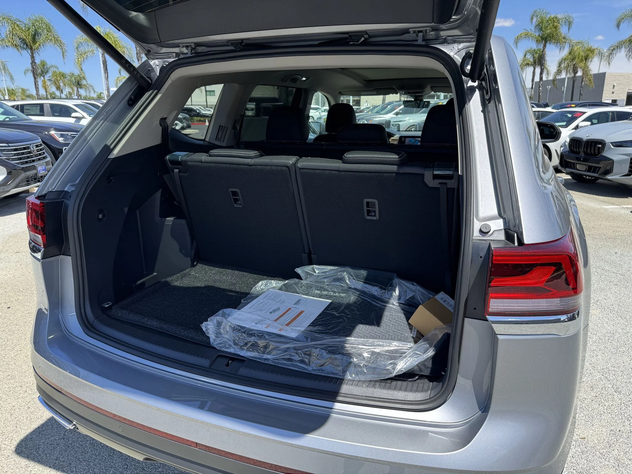 New 2026 Silver Mist Metallic Volkswagen 2.0T SE w/Technology image 35