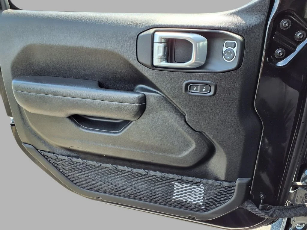 Used 2025 Black Jeep Rubicon image 18