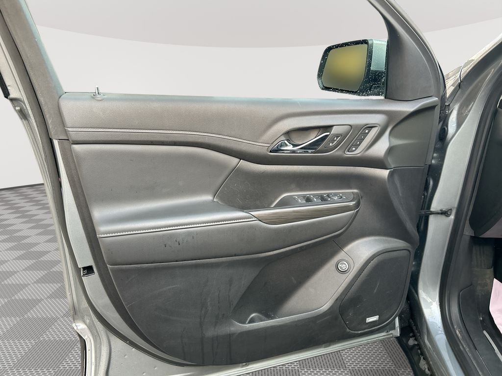 Used 2023 Silver GMC SLT image 27