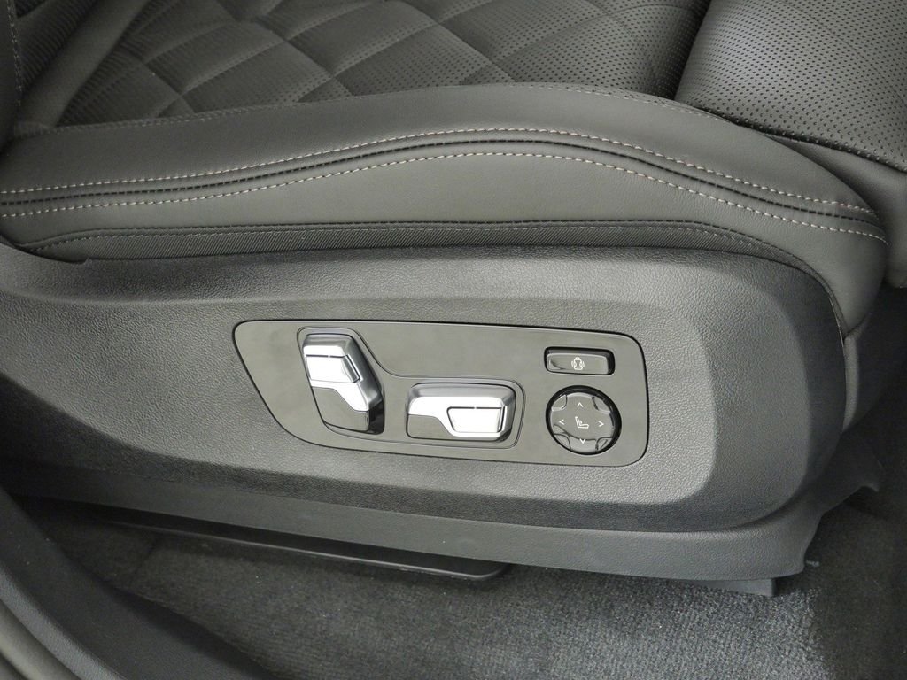 New 2026 Alpine White BMW xDrive40i image 22