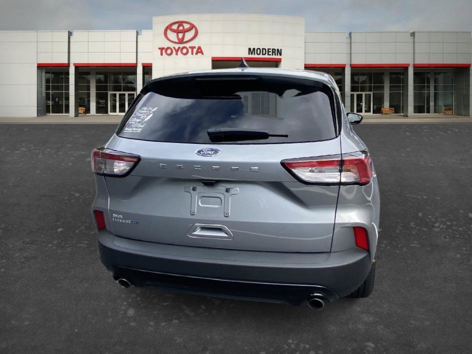 Used 2022 Silver Metallic Ford SE image 25