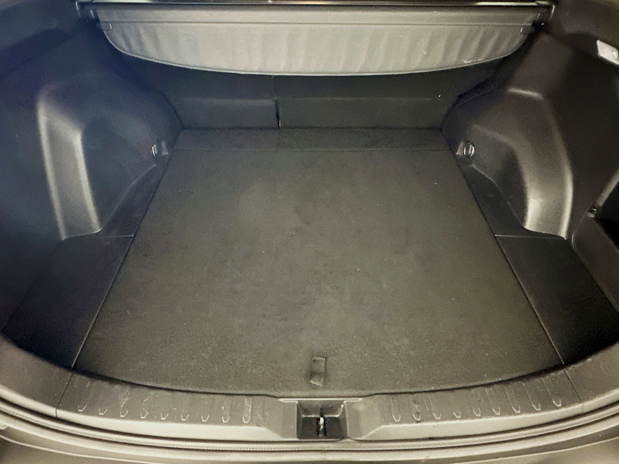 Used 2020 Silver Sky Metallic Toyota XLE image 31