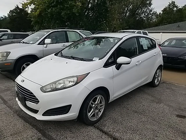 Used 2019 White Ford SE image 18