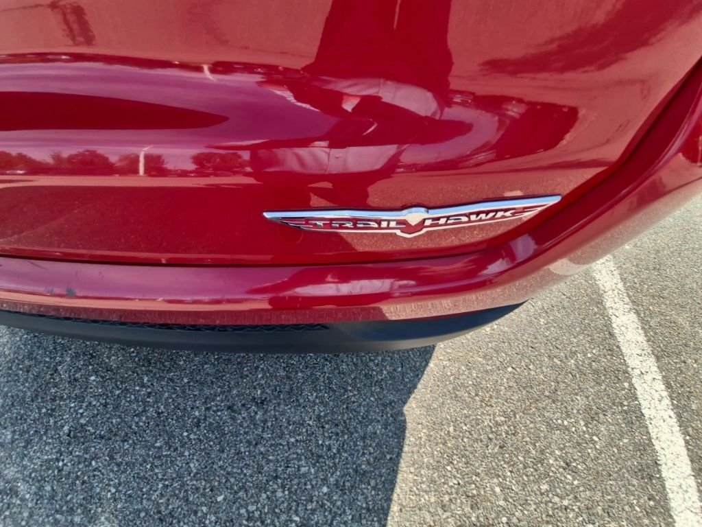 Used 2019 Red Jeep Trailhawk image 5