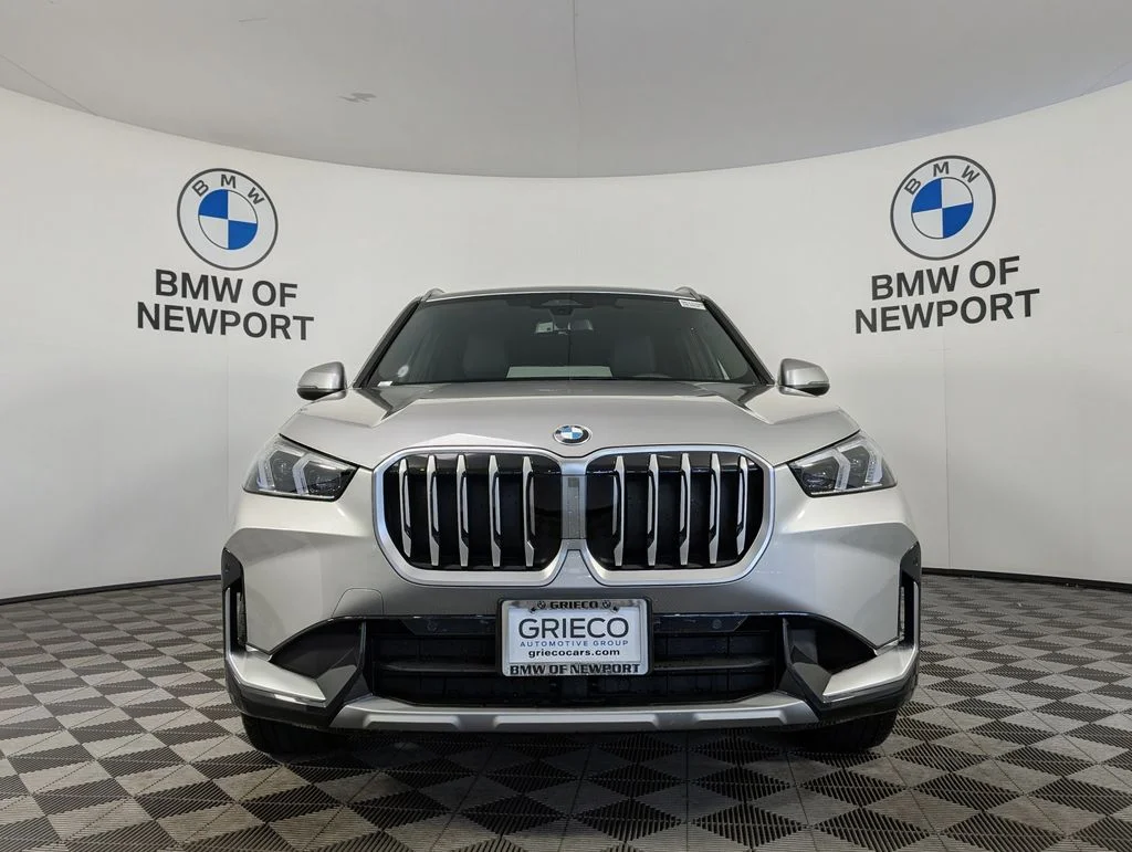 New 2026 Silver BMW xDrive28i image 4