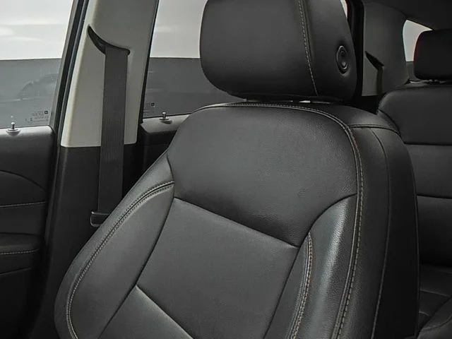 Used 2020 Gray Chevrolet RS image 39