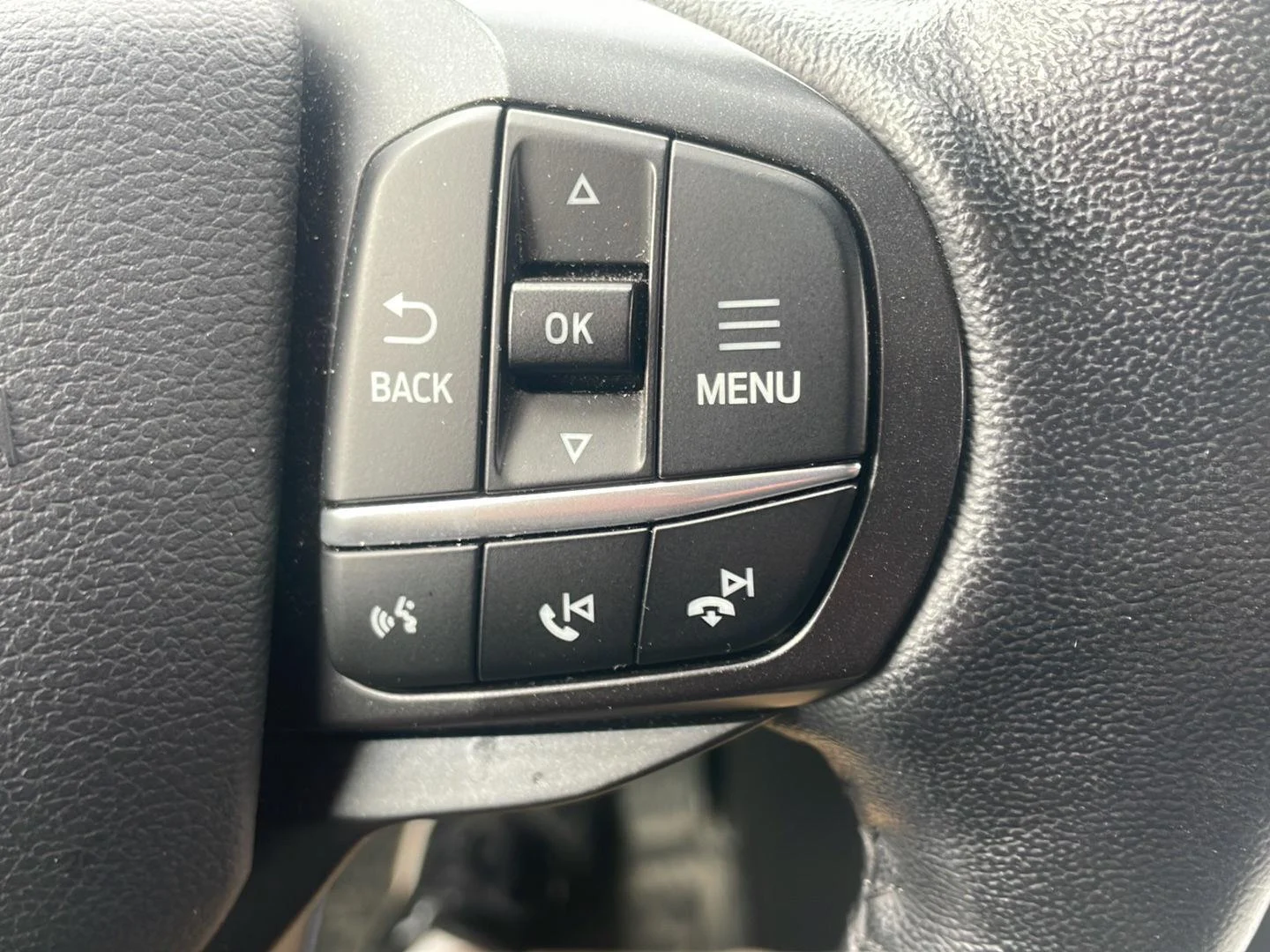 Used 2020 Iconic Silver Ford XLT image 3