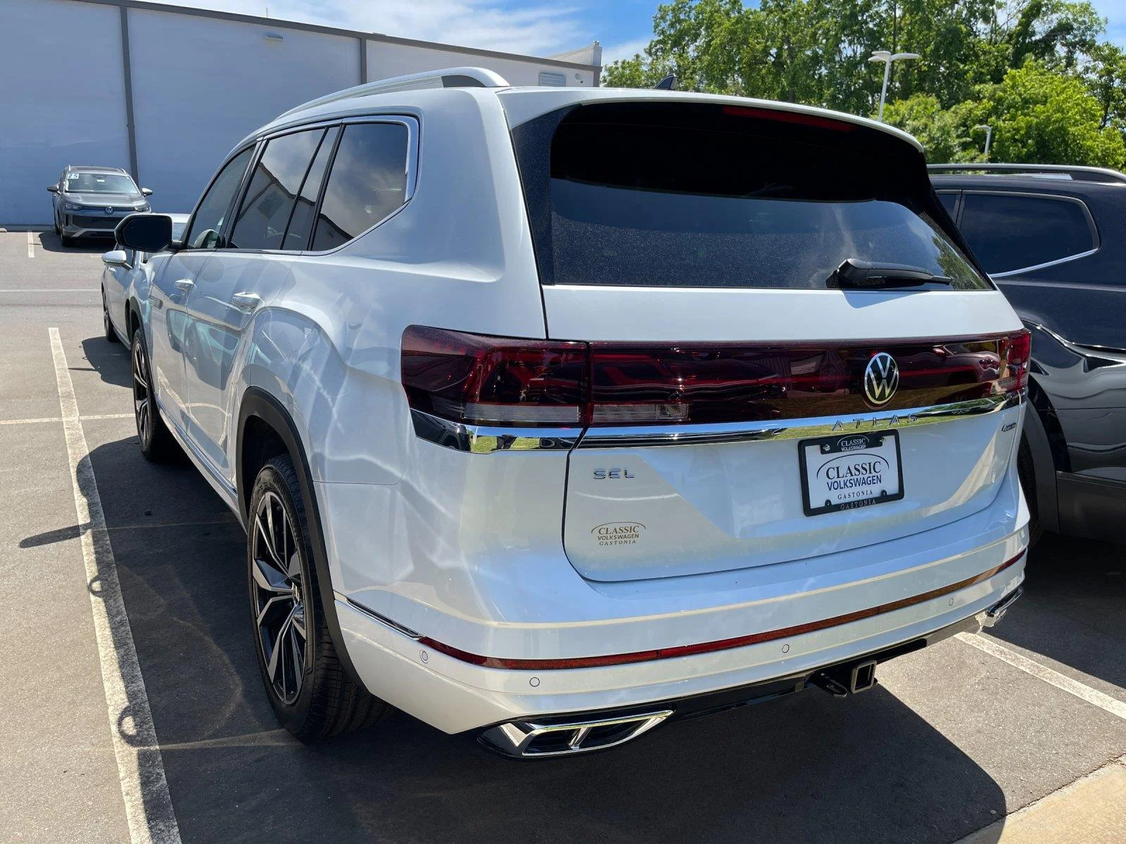 New 2026 Opal White Pearl Volkswagen 2.0T SEL Premium R-Line image 3