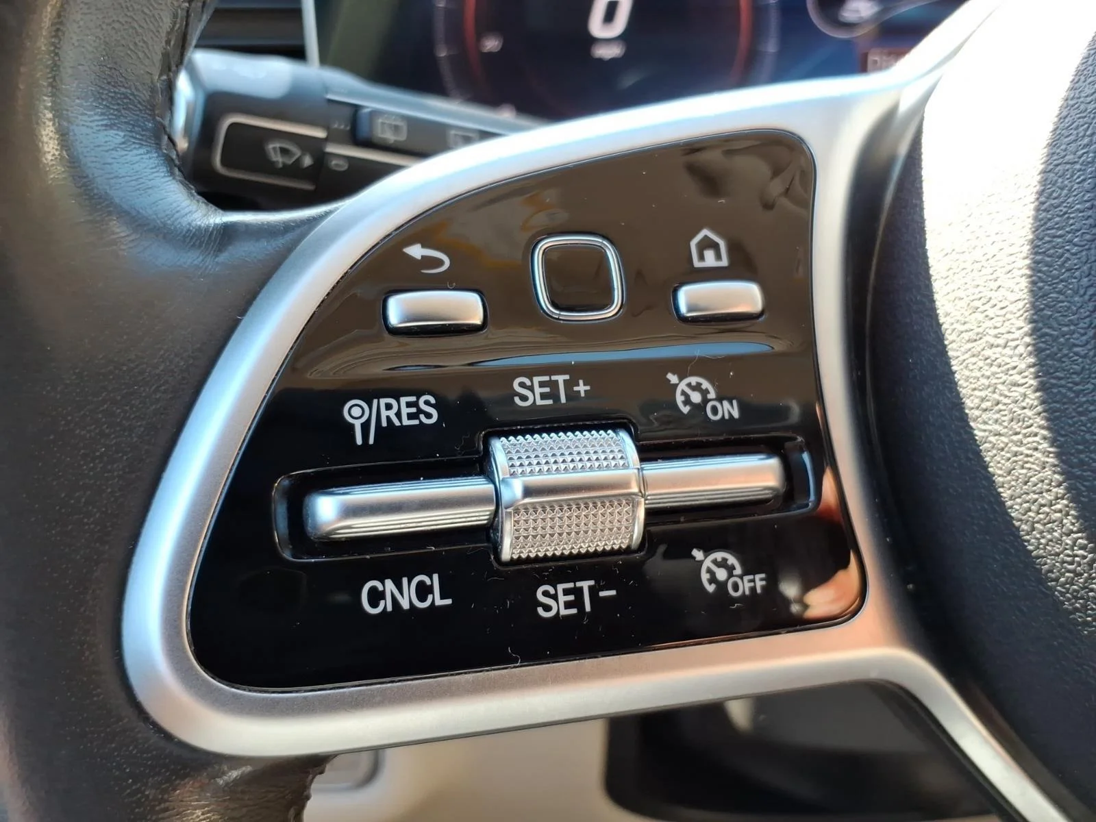 Used 2020 Iridium Silver Metallic Mercedes-Benz GLS 450 image 15