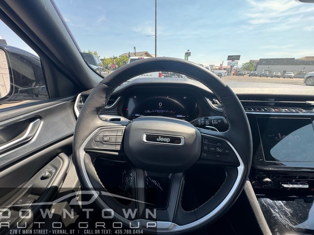 2023 Jeep Grand Cherokee Altitude - Photo 11