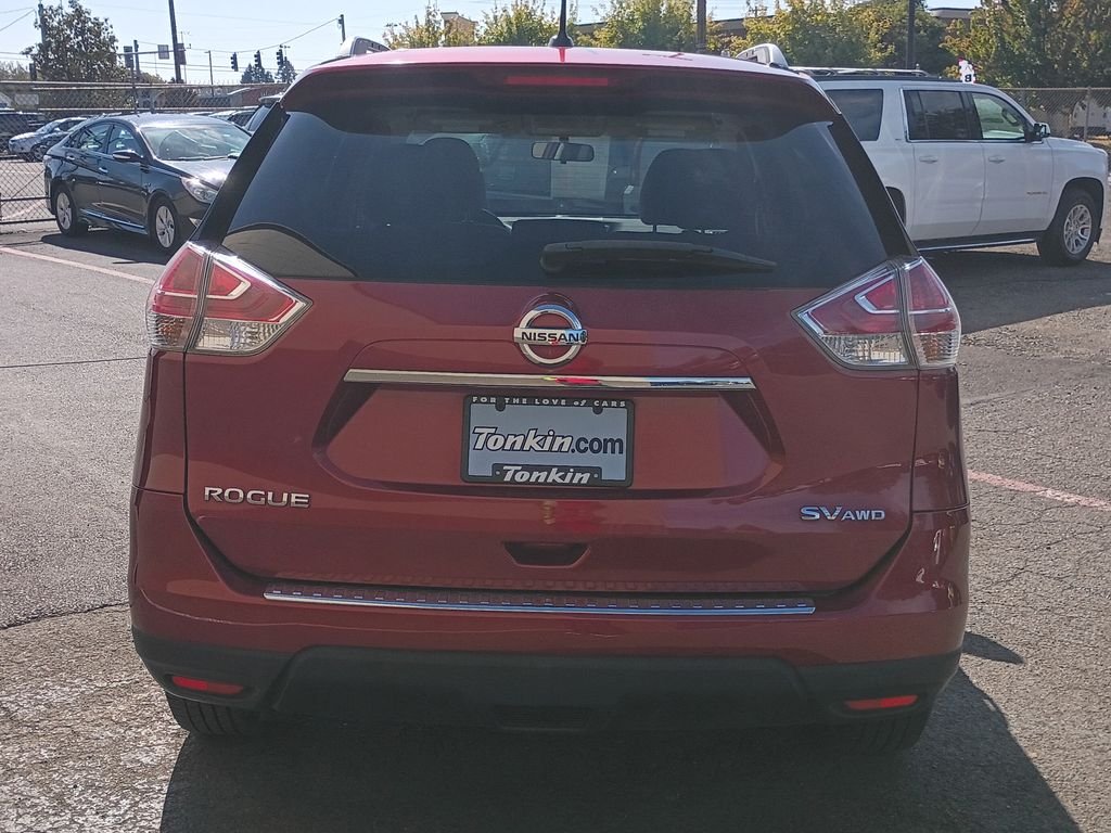Used 2016 Cayenne Red Nissan SV image 5