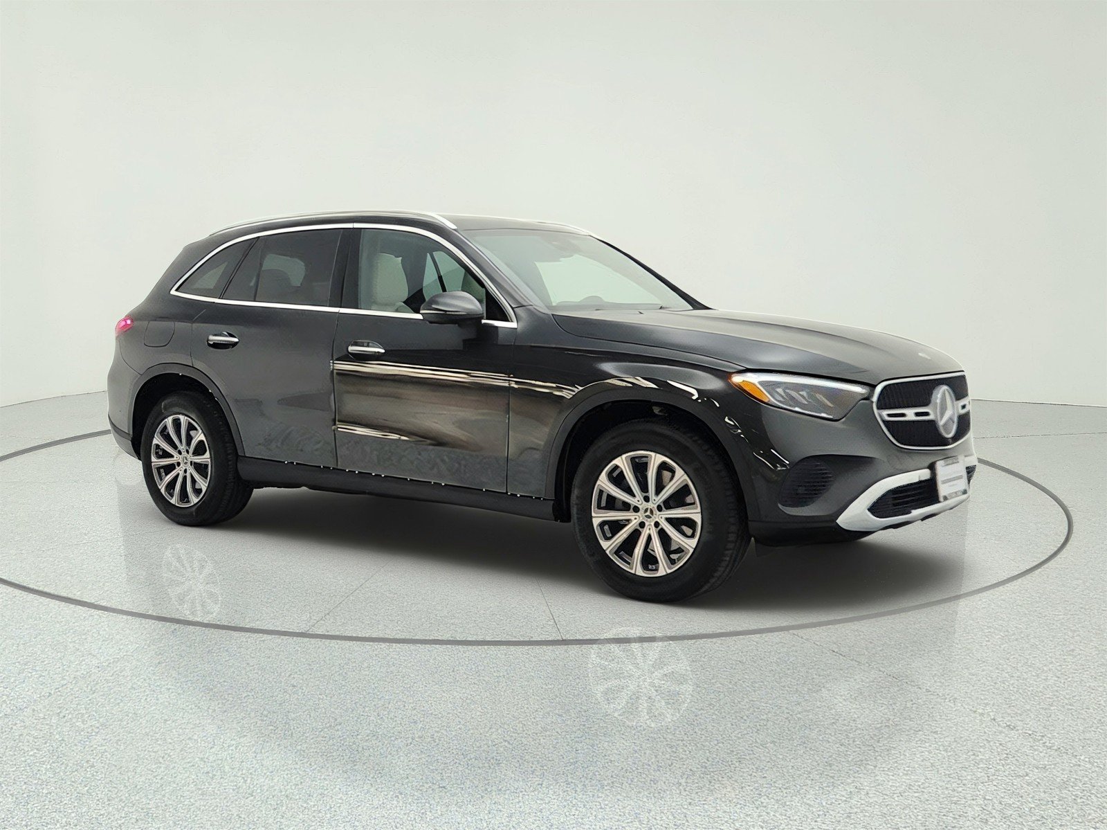 Certified Used 2026 Graphite Grey Metallic Mercedes-Benz GLC 300 SUV image 3