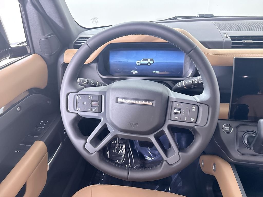 New 2026 SANTORN BLK MET Land Rover S image 14