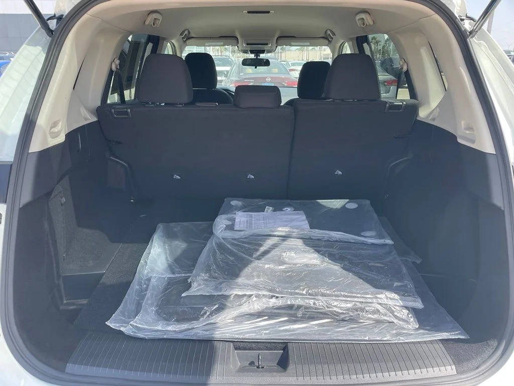 Used 2026 White Nissan S image 28