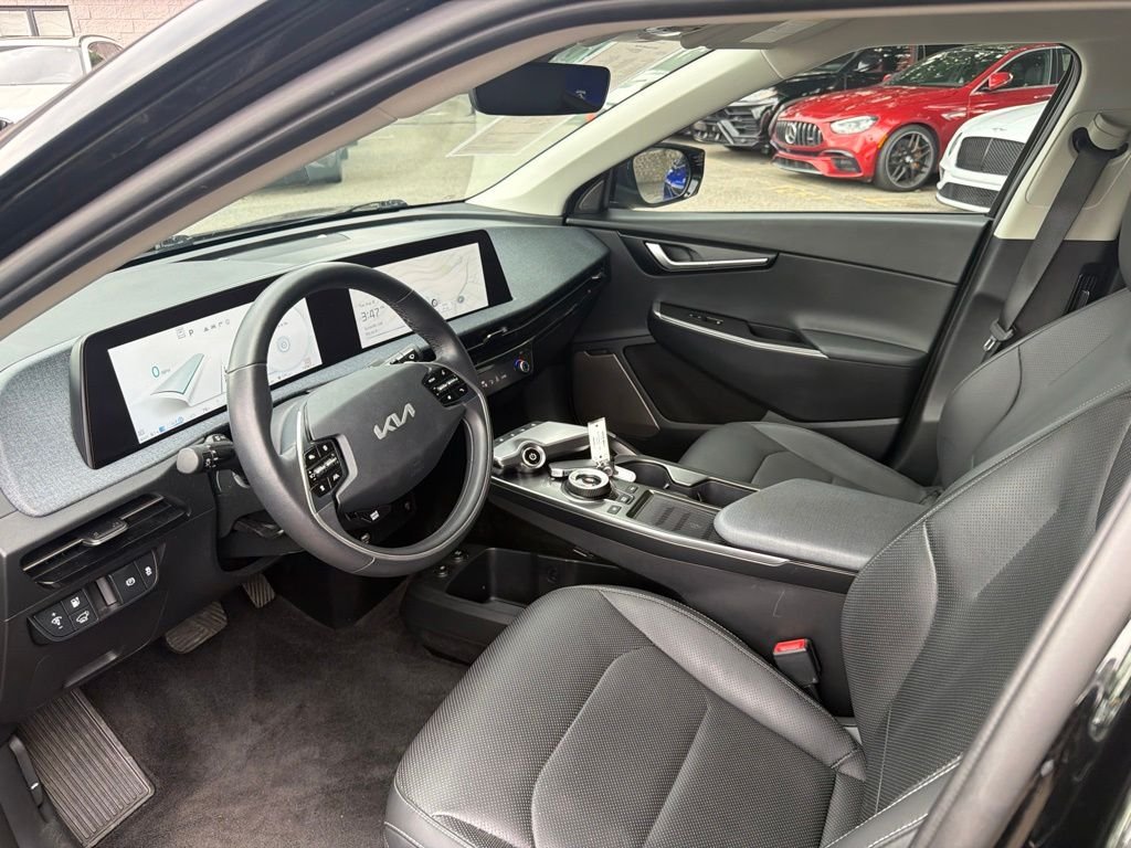 Used 2023 Black Kia Wind image 11