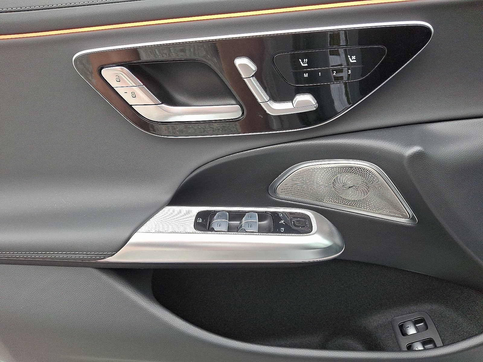 New 2026 MANUFAKTUR Alpine Grey - 956 Mercedes-Benz  image 10