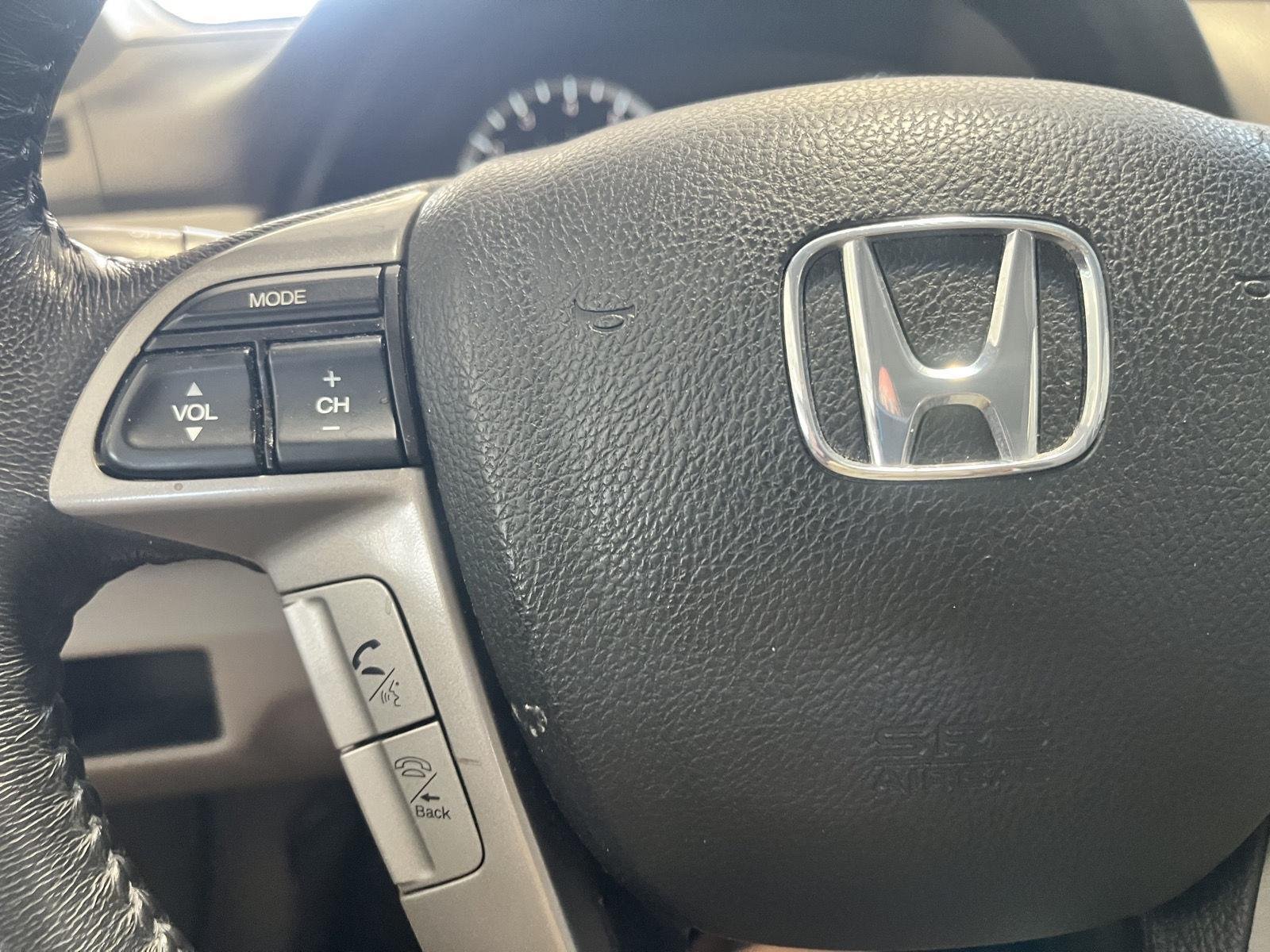Used 2010 Polished Metal Metallic Honda EX-L image 24