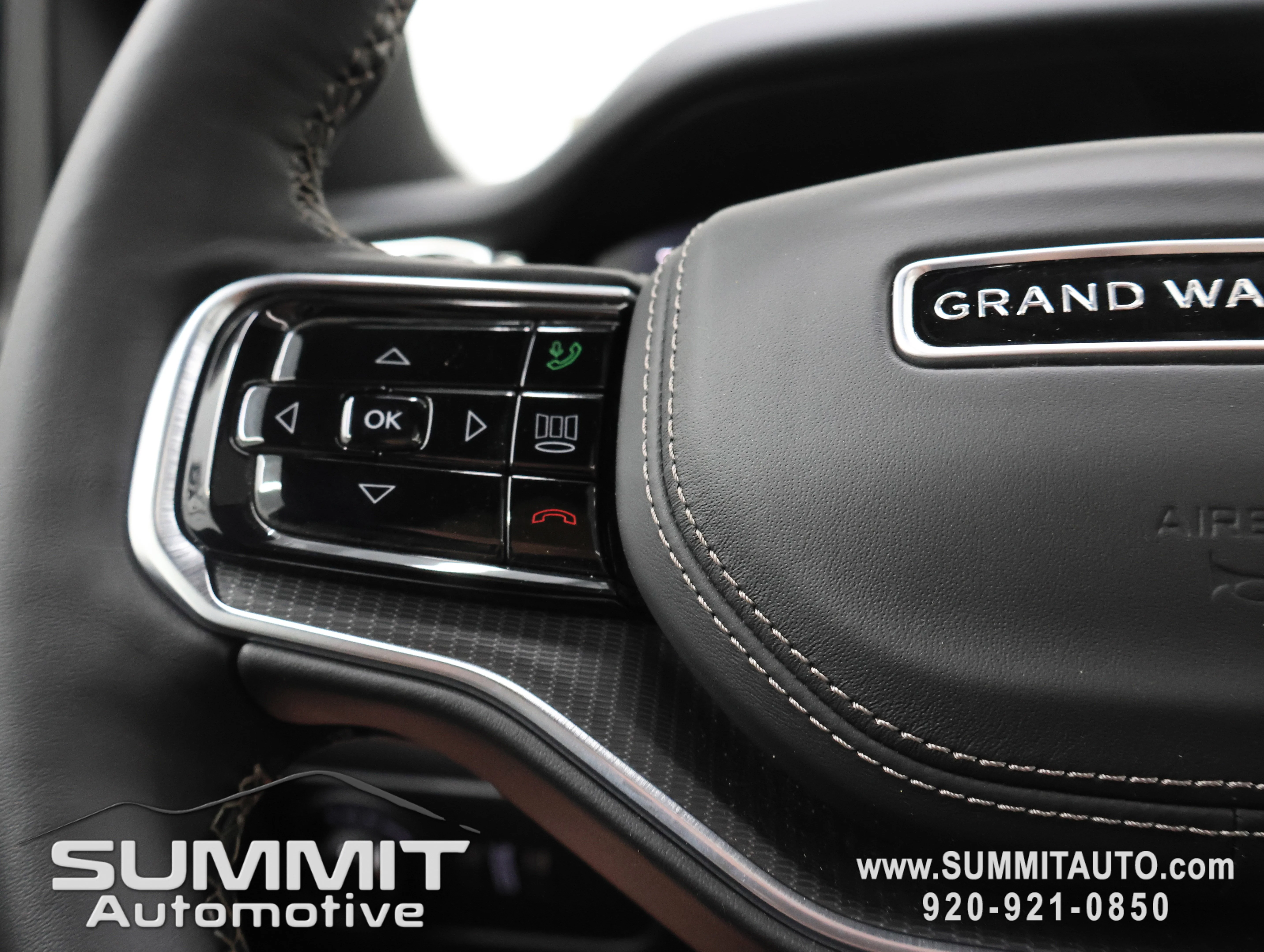 New 2026 High Gloss Black Exterior Paint Jeep Summit Obsidian image 15