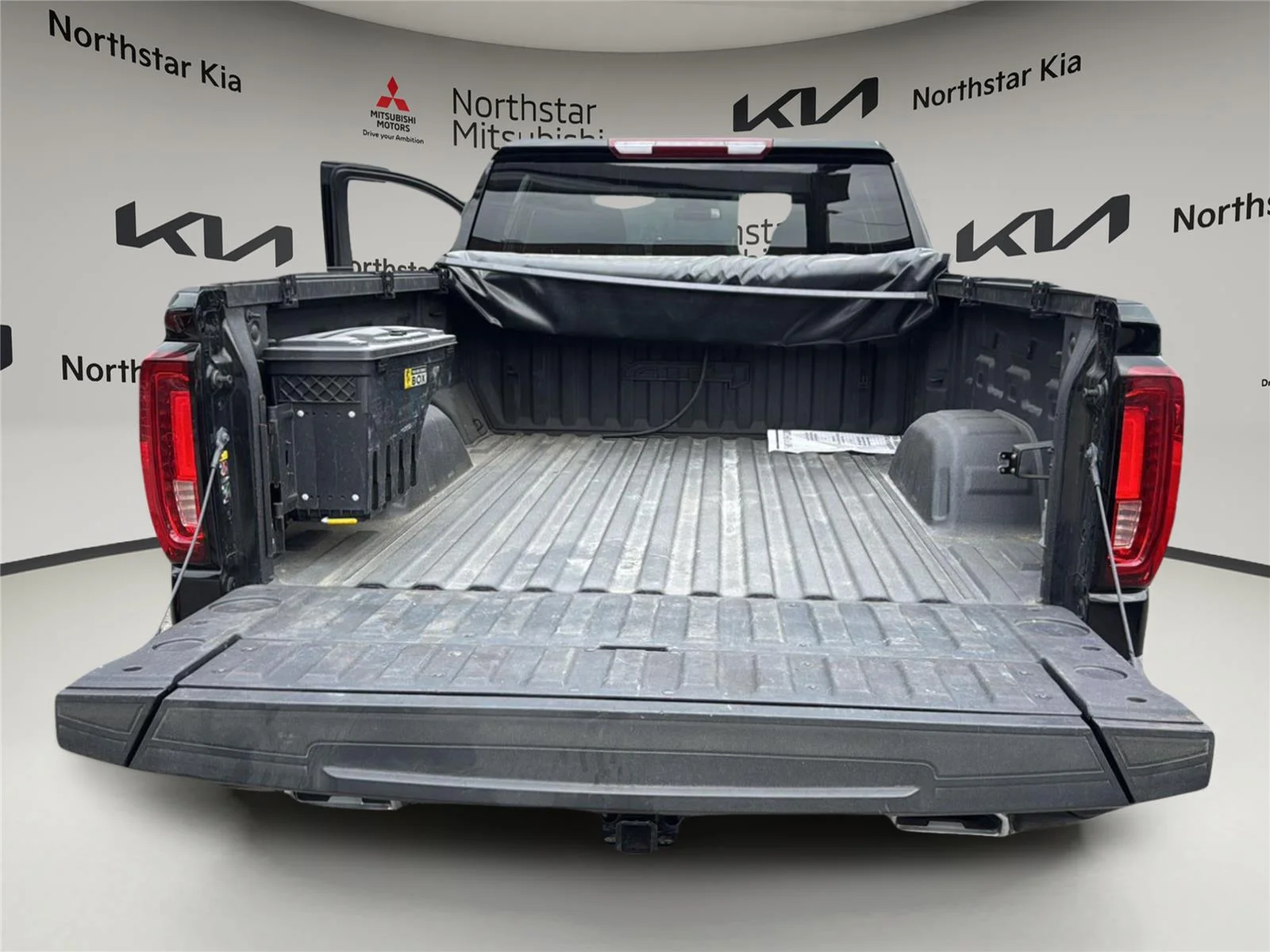 Used 2022 Onyx Black GMC AT4 image 26