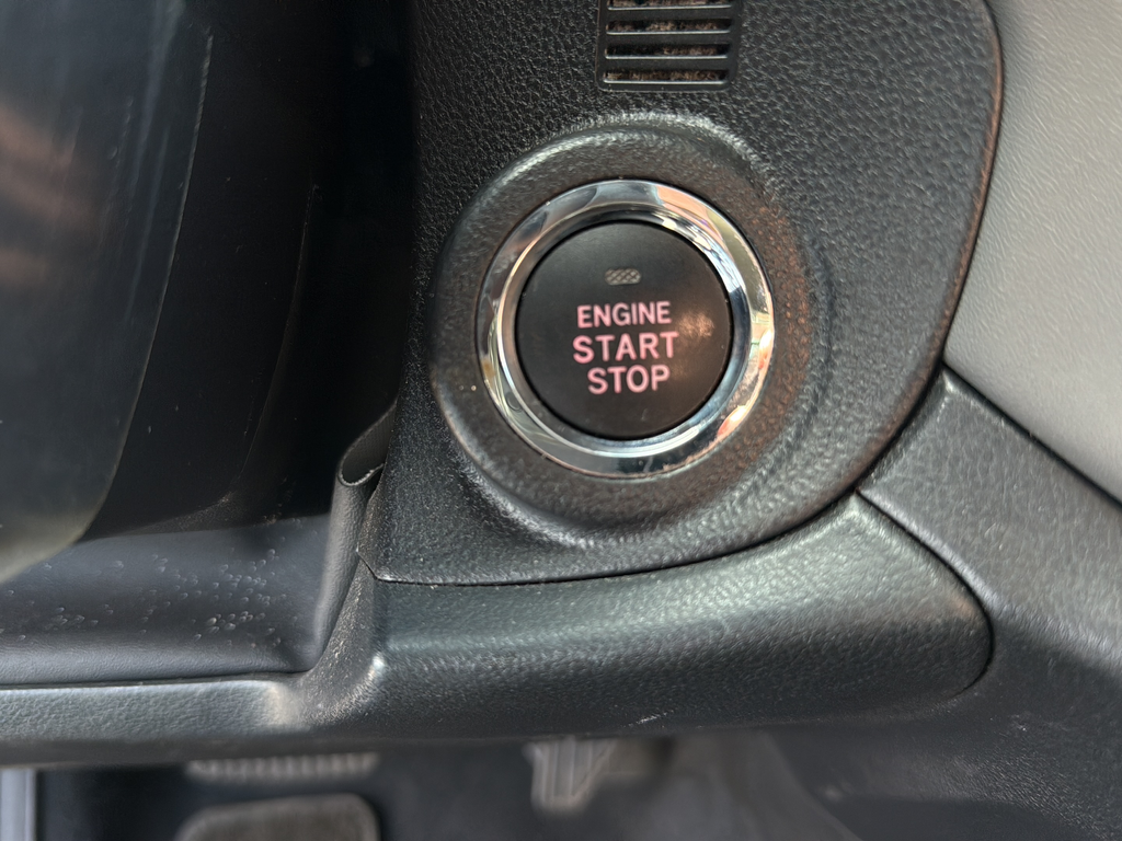 Used 2025 Silver Subaru Onyx Edition image 21