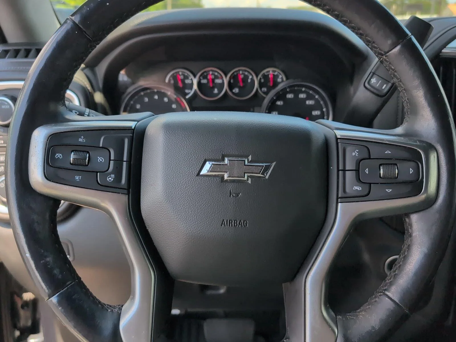 Used 2021 SHADOW GRAY METALLIC Chevrolet RST image 25