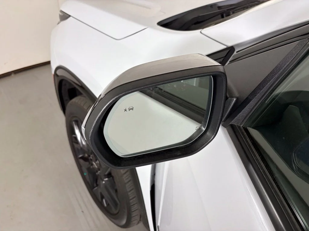 Certified Used 2026 Polar White Tricoat Chevrolet RS image 15
