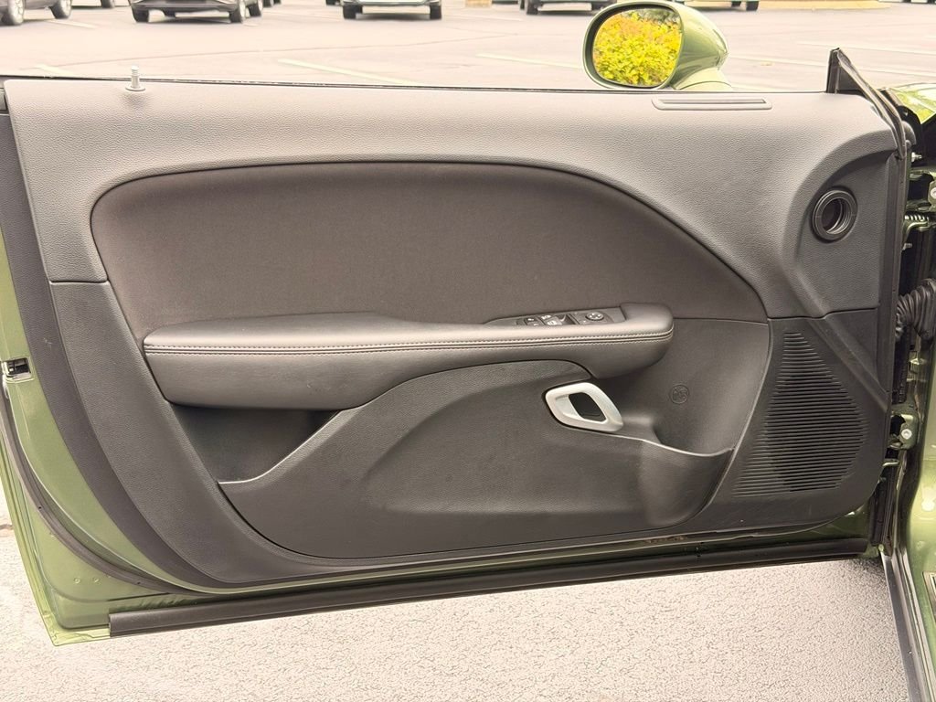 Used 2022 Green Dodge SXT image 22