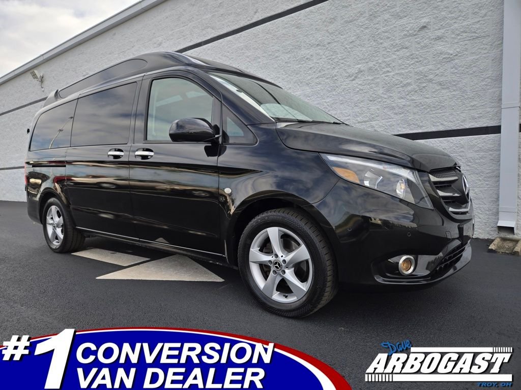 2017 Mercedes-Benz Metris Passenger Van Base