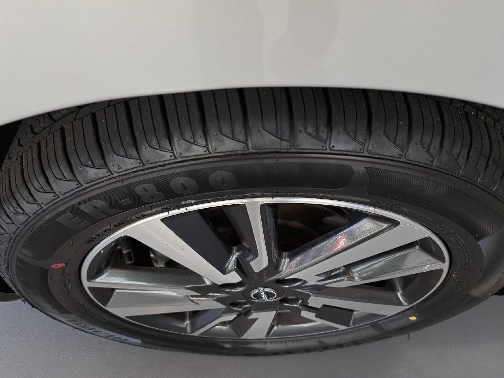 Used 2025 Silver Nissan 1.6 SV image 41