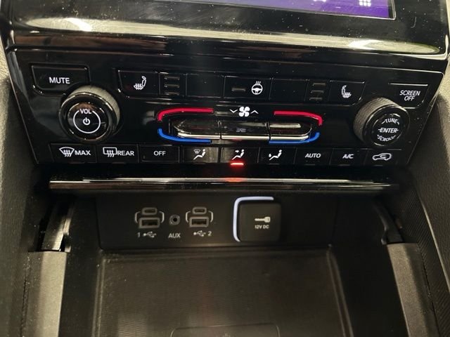 Used 2024 Red Jeep Altitude image 34