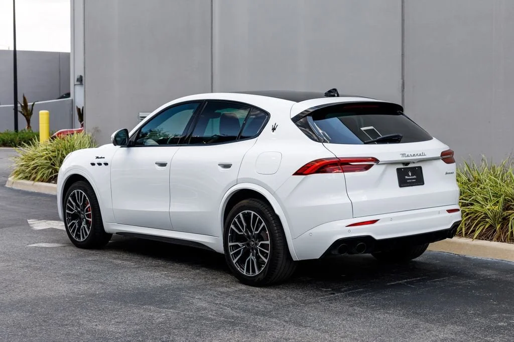 Used 2023 Bianco Maserati Modena image 3