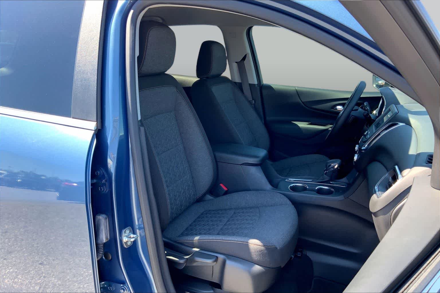Used 2024 Lakeshore Blue Metallic Chevrolet LT image 9