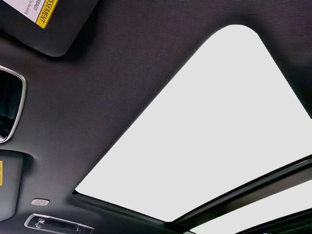 New 2026 Fuji White Land Rover Dynamic SE image 23