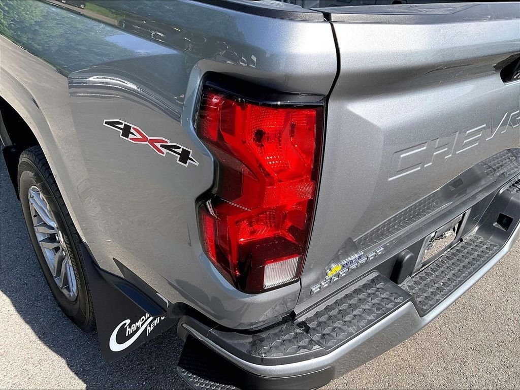 Used 2023 Gray Chevrolet LT image 32