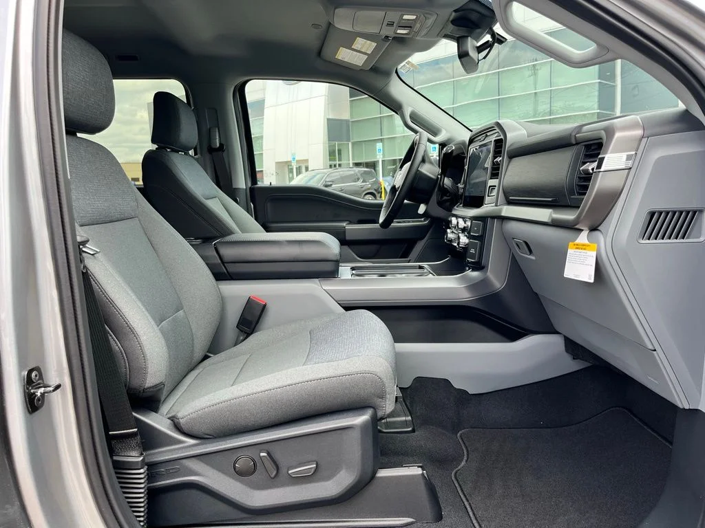 New 2026 Silver Ford XLT image 7