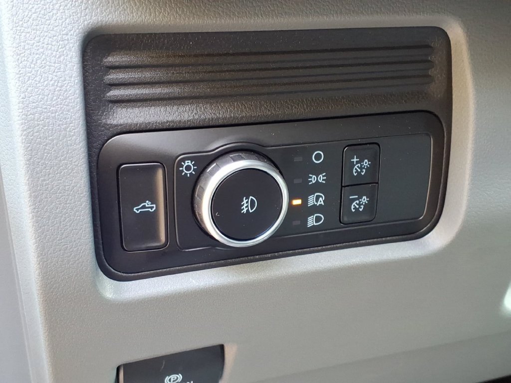 New 2027 Carbonized Gray Metallic Ford F-350® XLT image 19