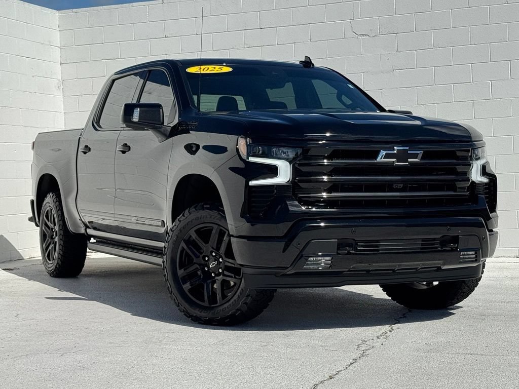 Used 2025 Black Chevrolet High Country image 2