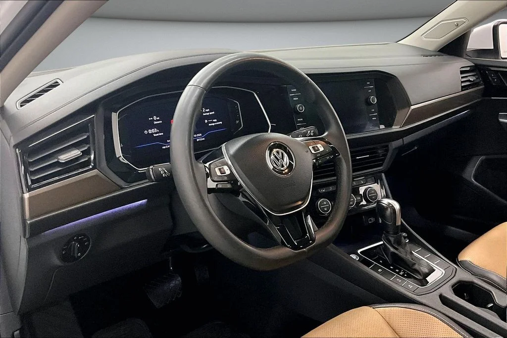 Used 2020 White Volkswagen SEL Premium image 17