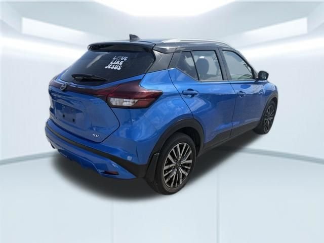 Used 2023 Blue Nissan SV image 7