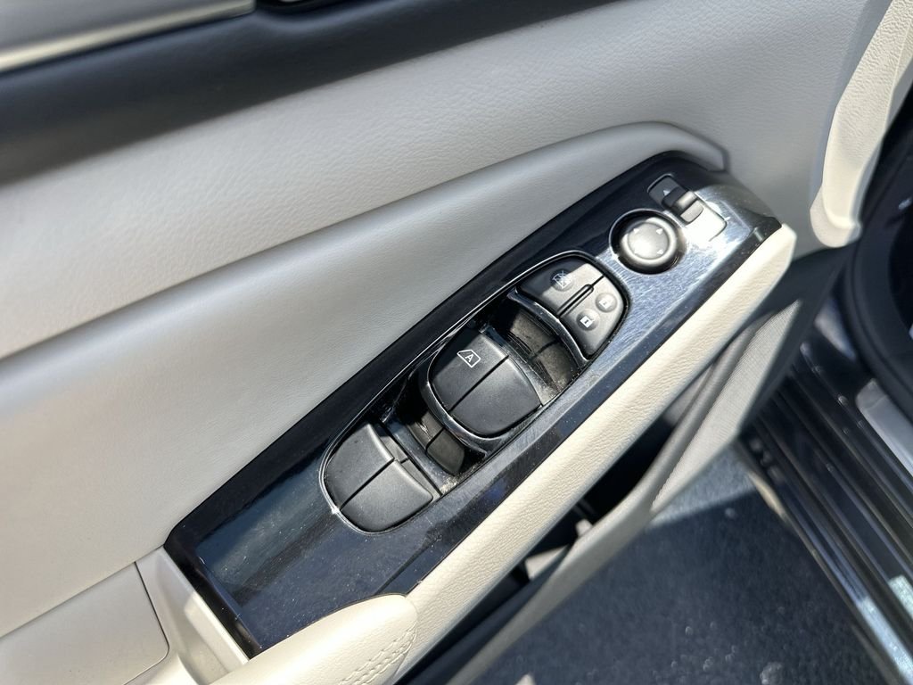 Used 2024 Black Nissan 2.5 SL image 19